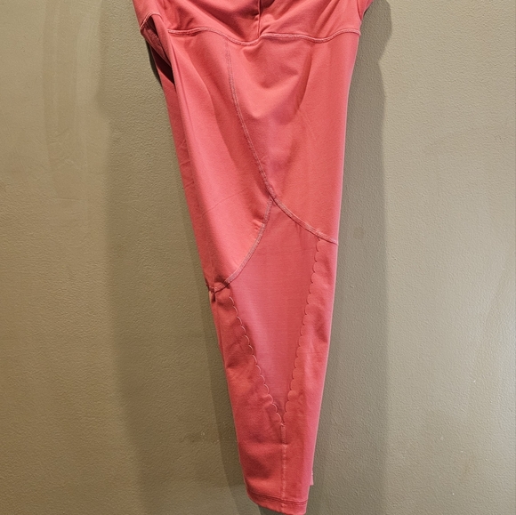 Victoria’s Secret Victoria Sport Capri Leggings - Picture 11 of 16